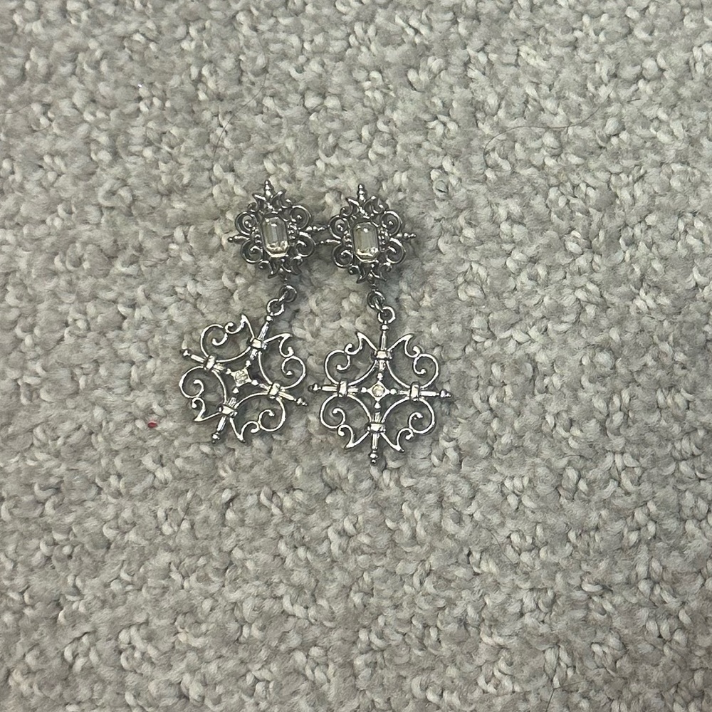 Elegant Silver Filigree Earrings
